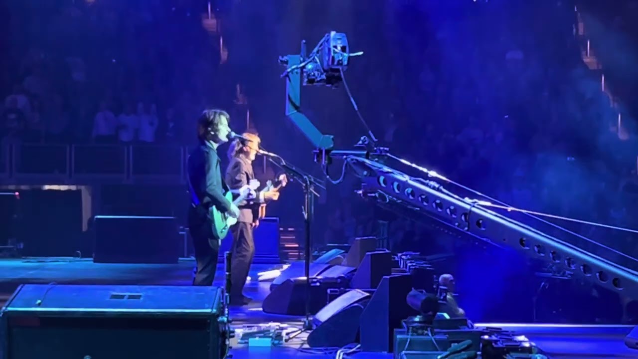 Paul McCartney *Help* Casey’s Center Des Moines, Iowa 10/14/25