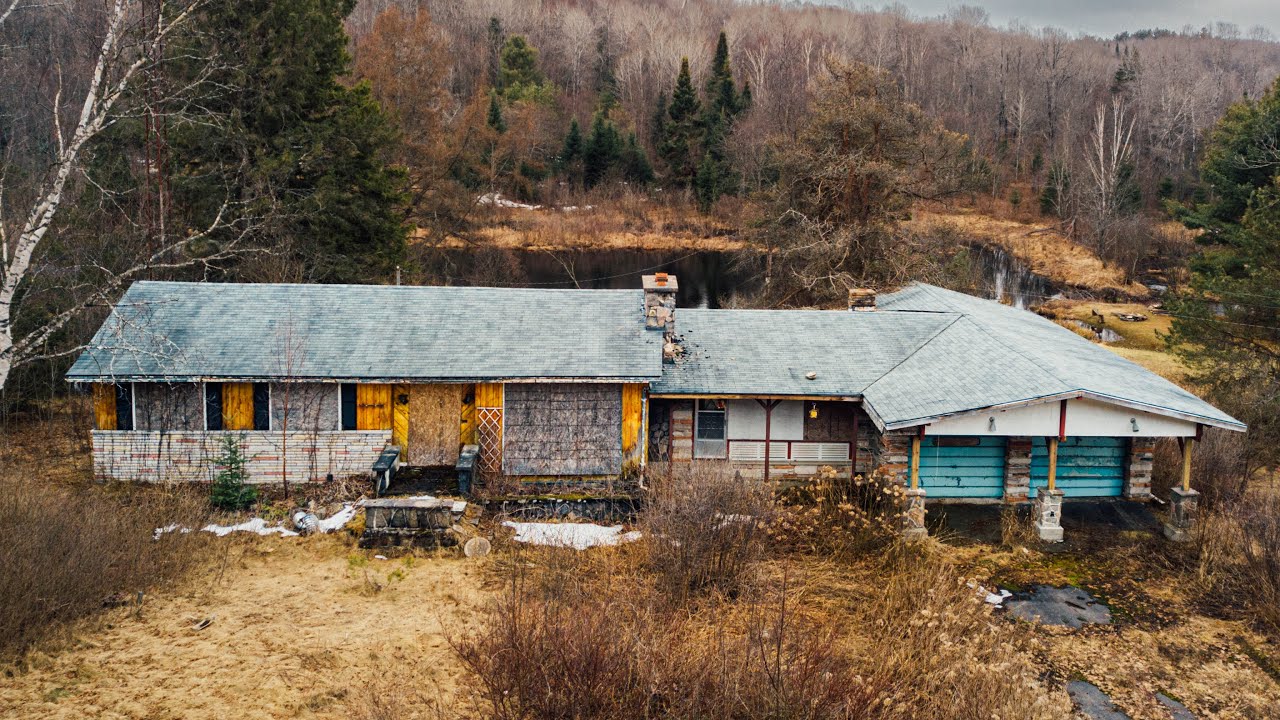 A Tragic Look At This 1970's Time Capsule Home ABANDONED Over 40 Years With Everything Left Behind