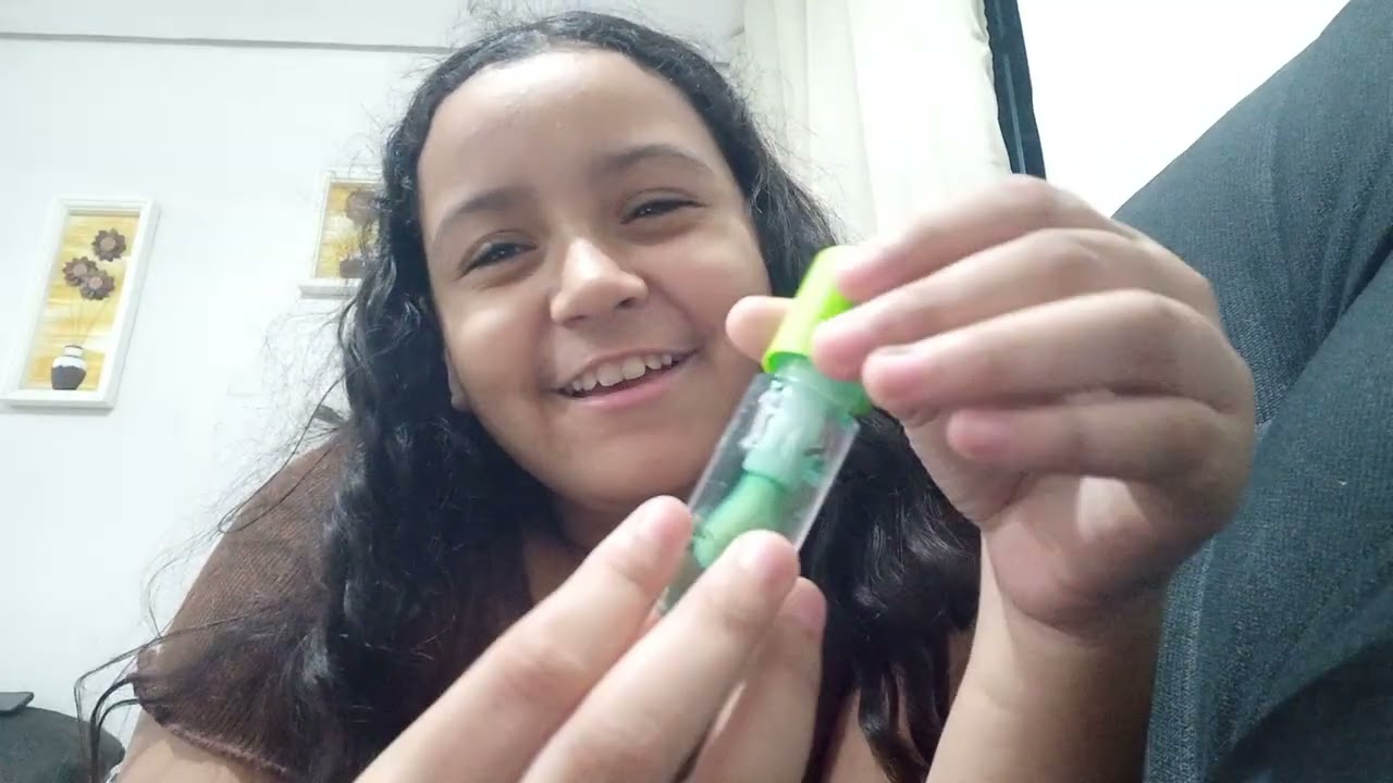 Mostrando presente Que eu ganhei Da minha mãe 