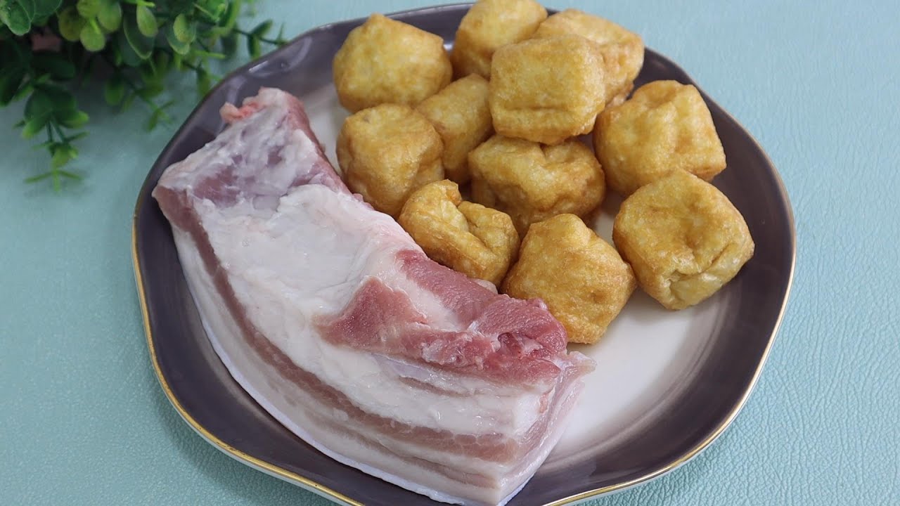 油豆腐加1块五花肉，这做法吃了30多年也没吃腻，实在是太下饭了