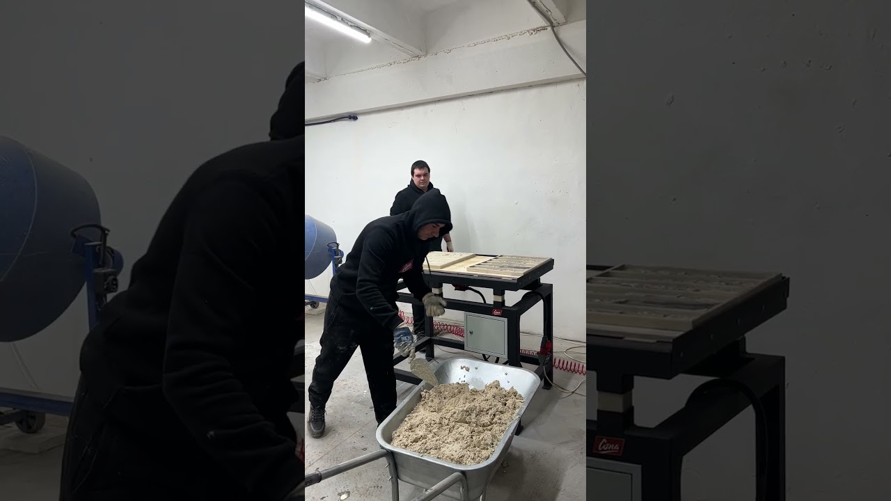 А стол-то оказывается, двухместный