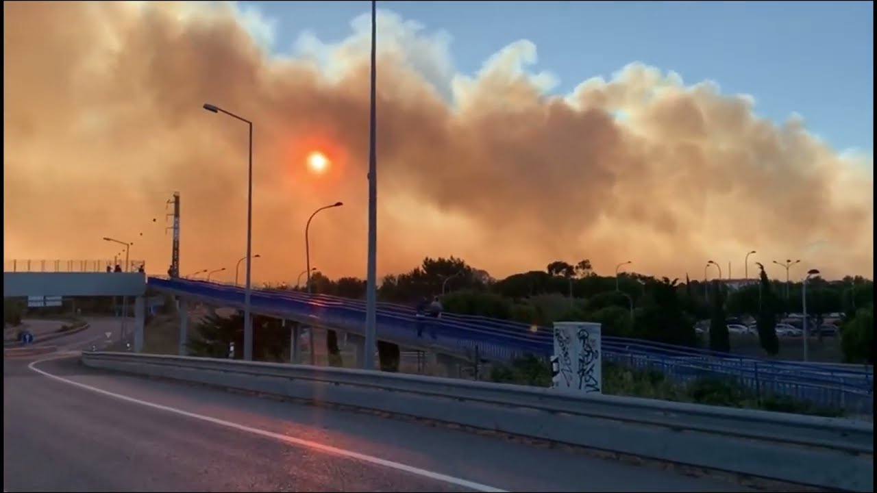 Incêndio de grandes proporções em Cascais (Portugal)