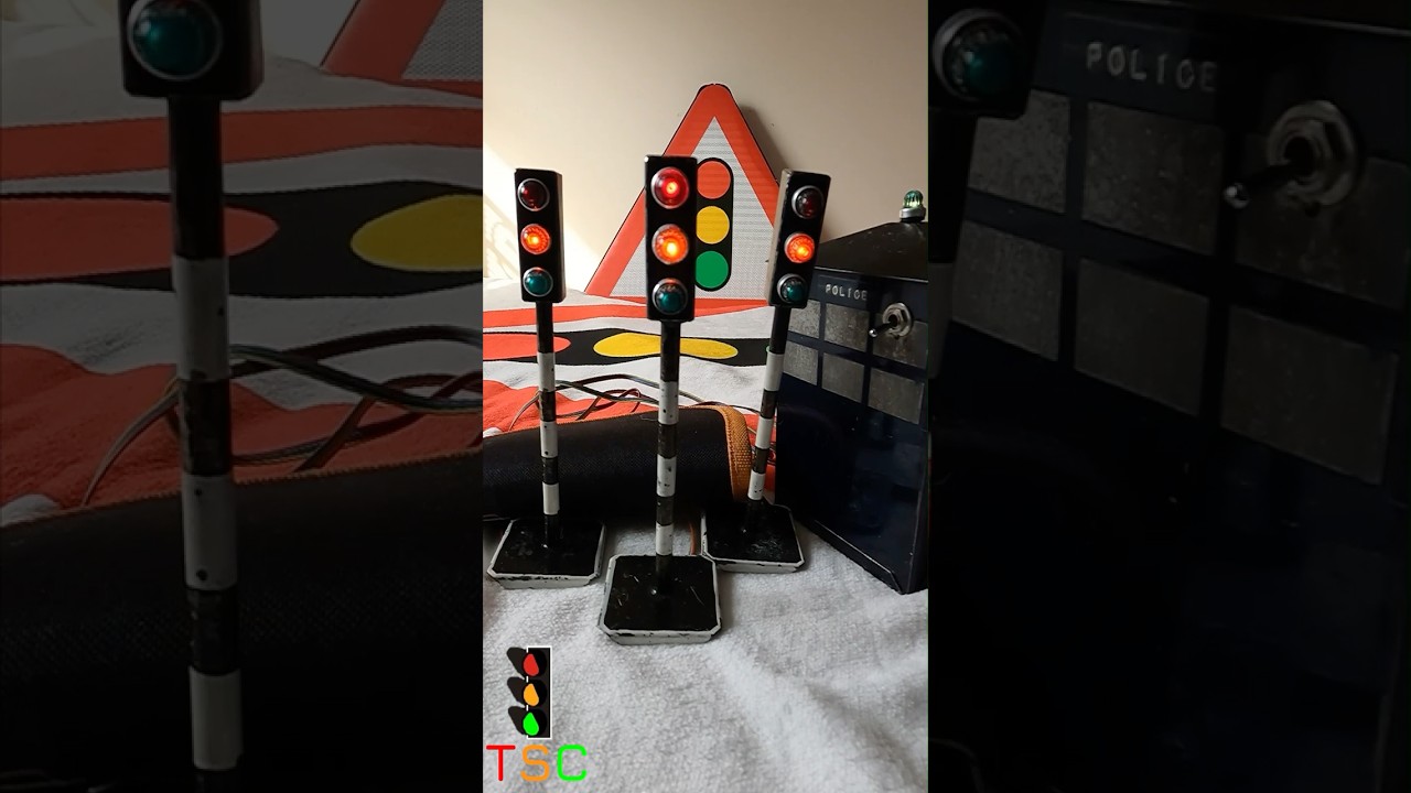Toy 1960's Dr Who Traffic Lights Unboxing - Handmade