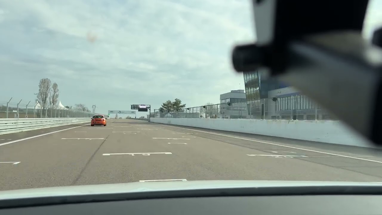 8 mars 2026 seat Léon Cupra sans désactiver l’antipatinage. 