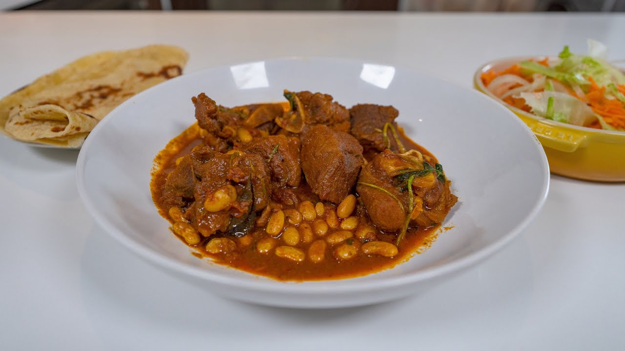 Making hot mutton (lamb) and gadra curry - hot and spicy curry perfect for rainy summer days!