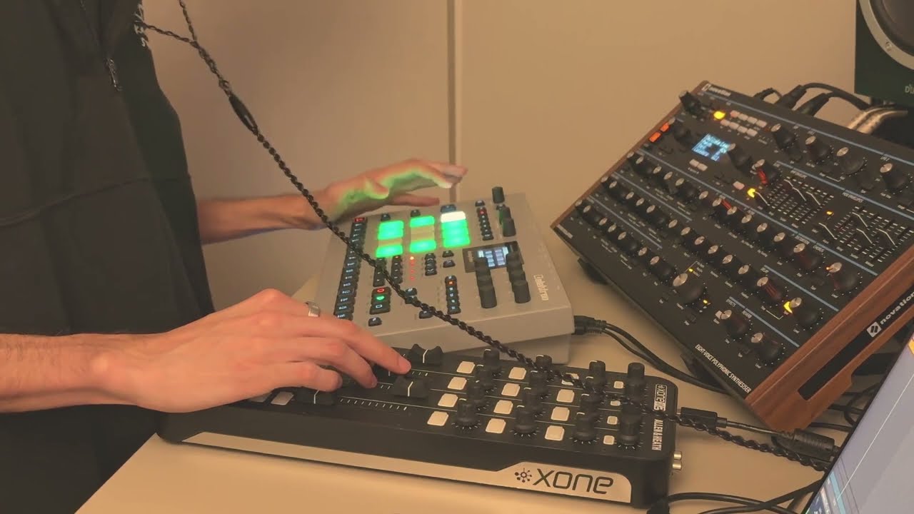 is this even techno? one shot live jam (novation peak, virus, analog rytm, ableton live)