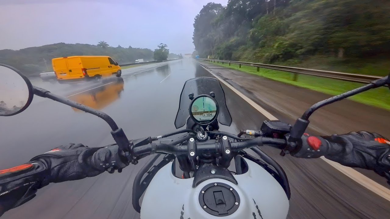 PRIMEIRA VEZ NA ESTRADA COM A HIMALAYAN 450 (CHUVA FORTE) [4K]