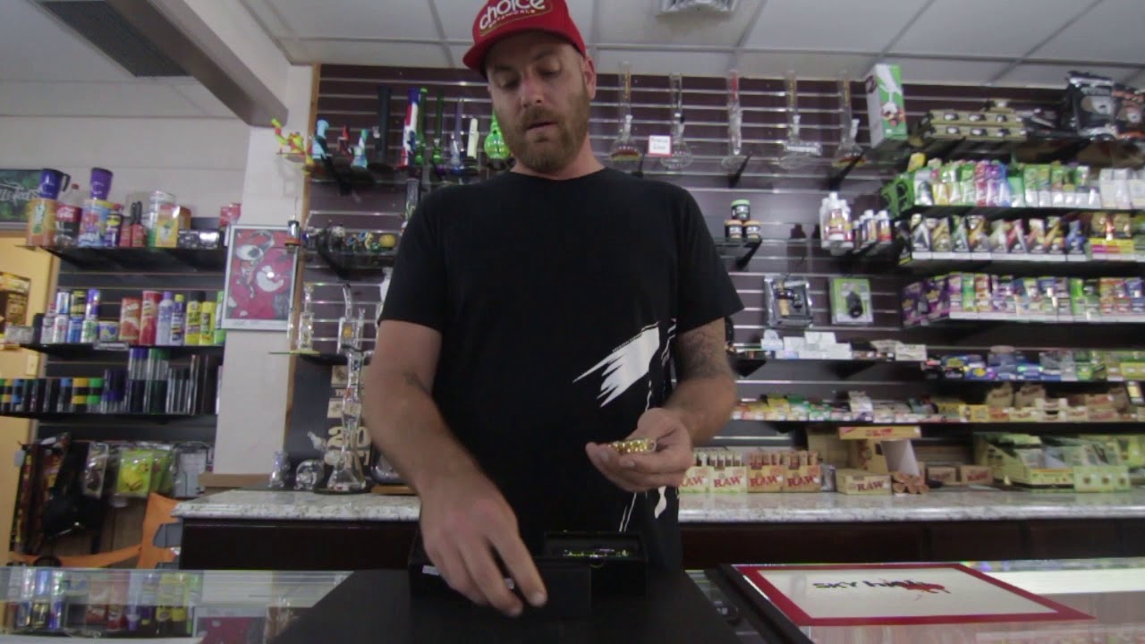 Luke Reviews 7pipe's Glass Blunt!
