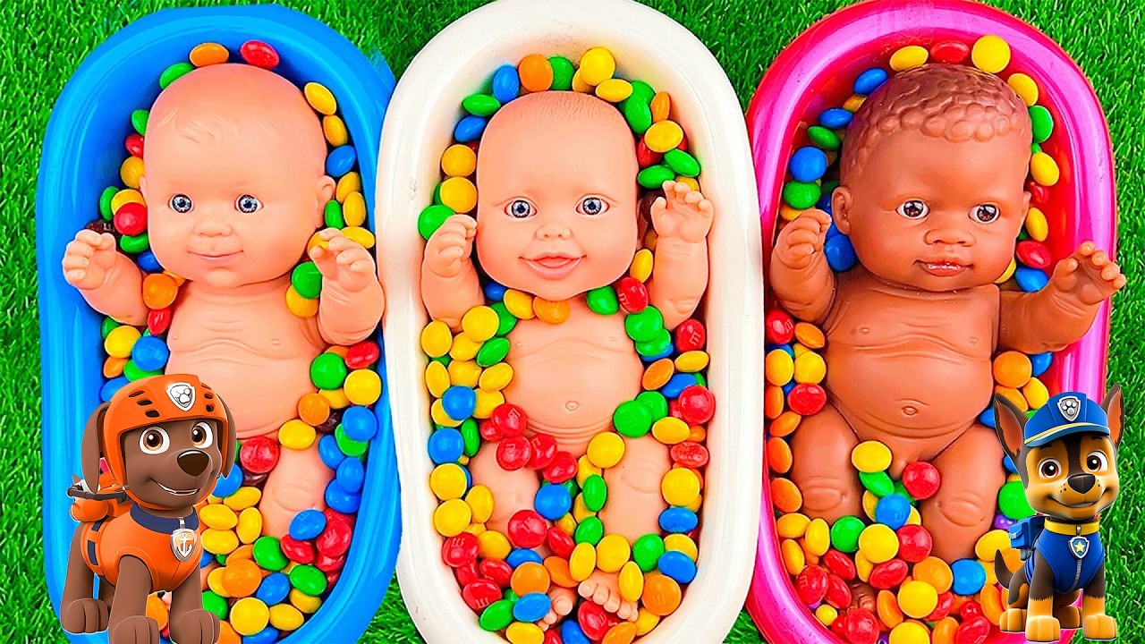 You Won&rsquo;t Believe This ASMR Baby Candy Bath