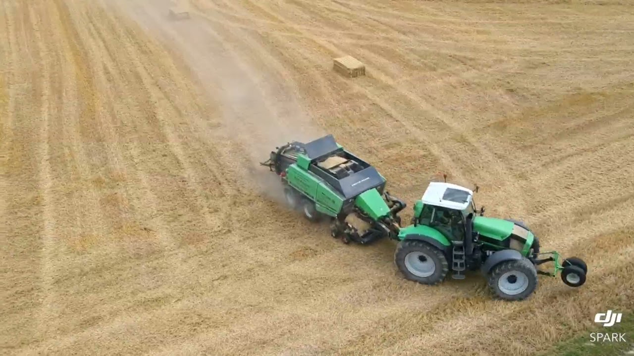 Lohnunternehmen Karl Krumm  Stroh Pressen 2017 Deutz Fahr