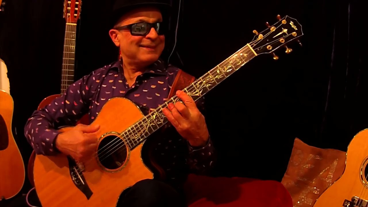 Mambo italiano (Lidianni-Gabba) as played by Ranieri Sessa on acoustic guitar