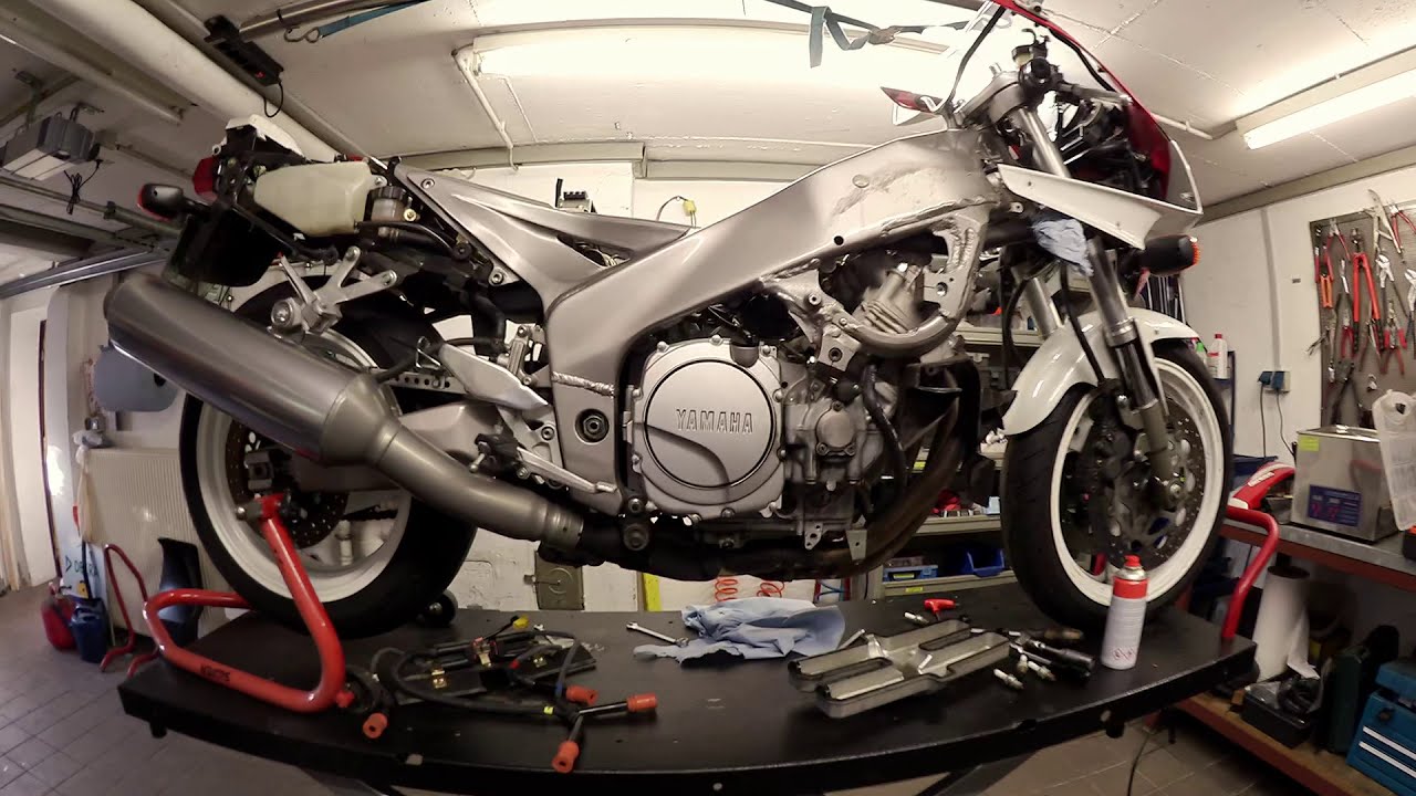 Yamaha FZR1000 3LE - Strippen für Vergaser ausbauen und Ventile einstellen