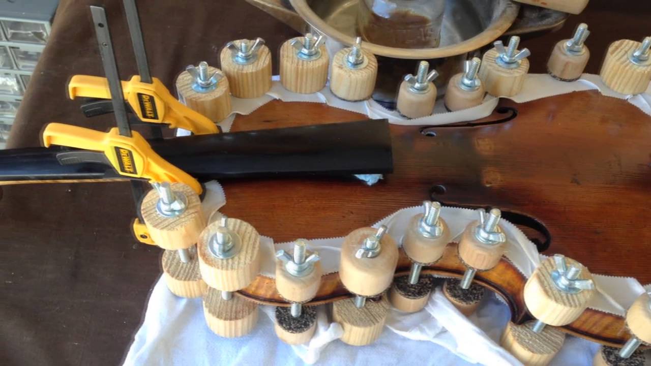 Violín Caspar da Salo in Brescia molde de (1532) reparado video#4