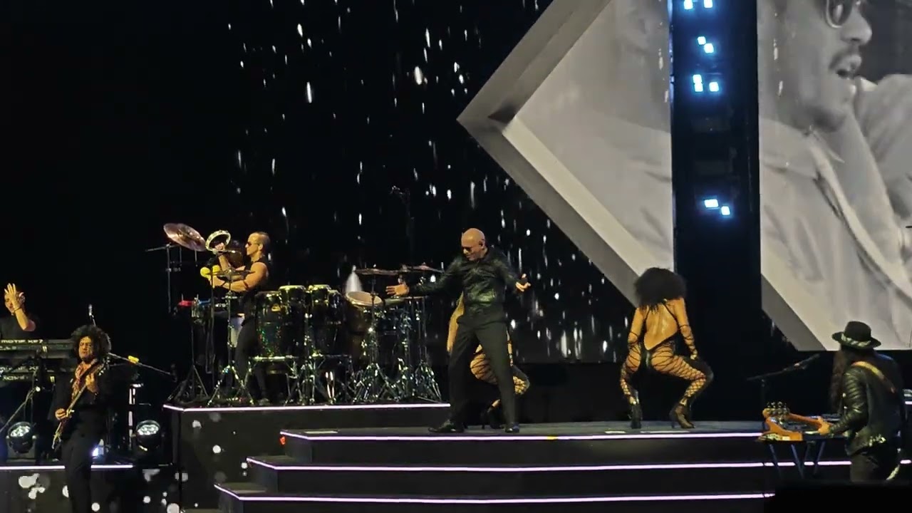 Pitbull - Rain Over Me (Live in Paris, France 2025) 4K HD 60FPS