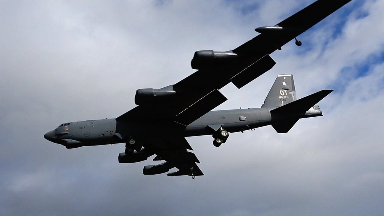 Two B-52s arrive in the UK