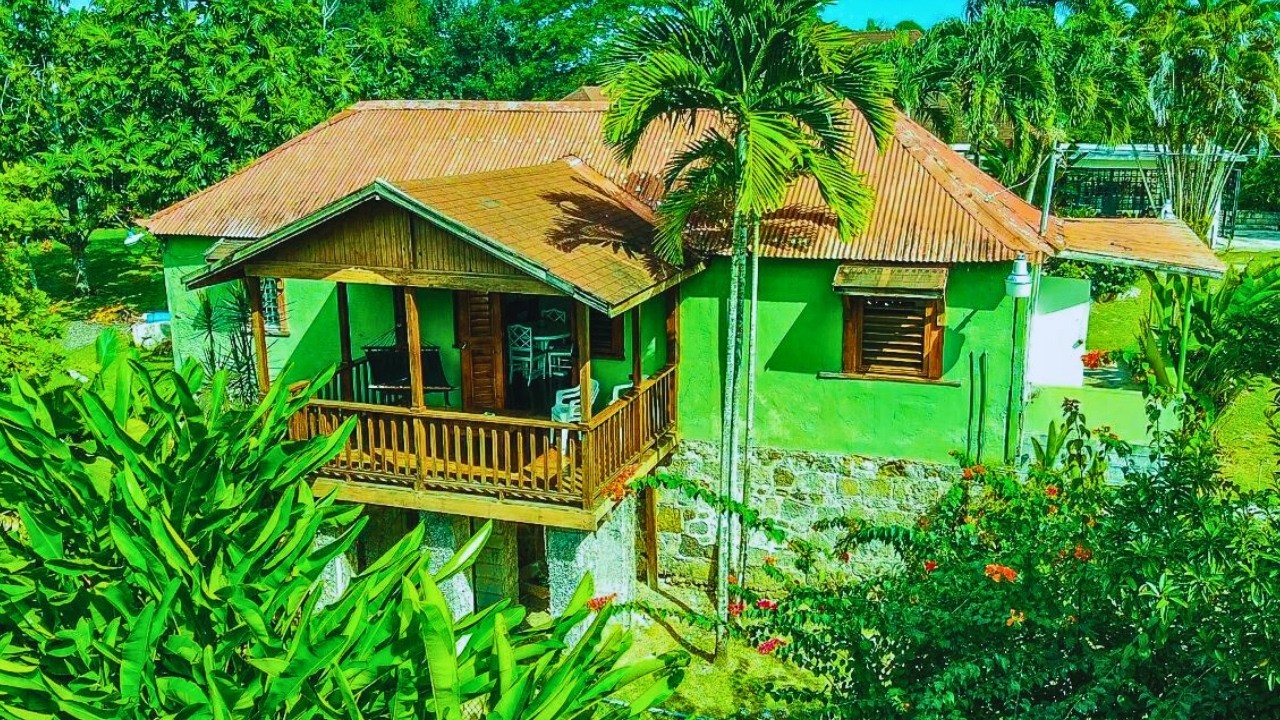 Partial Furnished | 6 Bedroom 5 Bathroom | Haughton Court, Lucea, Hanover, Jamaica