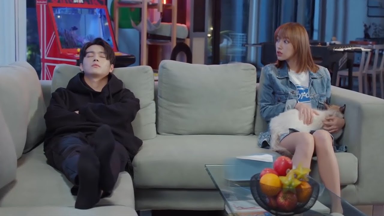 速看ep17|霸總無意間聽到灰姑娘不想讓他和心機女見面，特意沒去約會，灰姑娘掩飾不住的開心【你微笑時很美速看17 1Falling Into Your Smile】