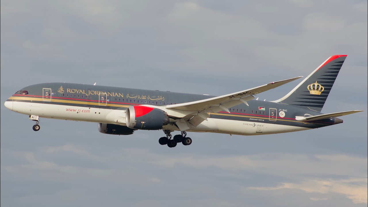 13 PLANES IN 6 MINUTES AT CHICAGO O’HARE 