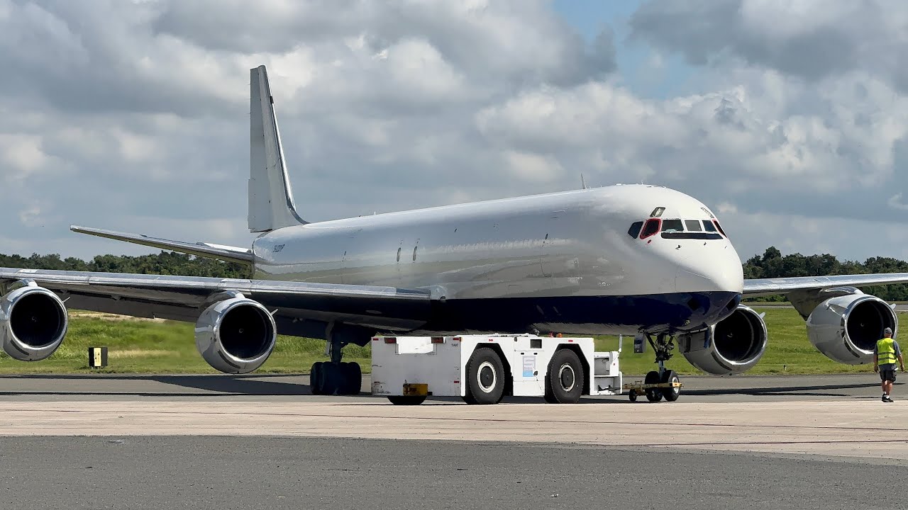 ÚLTIMO DC-87 OPERATIVO EN EL MUNDO EN EL AEROPUERTO INTERNACIONAL DE LAS AMÉRICAS 