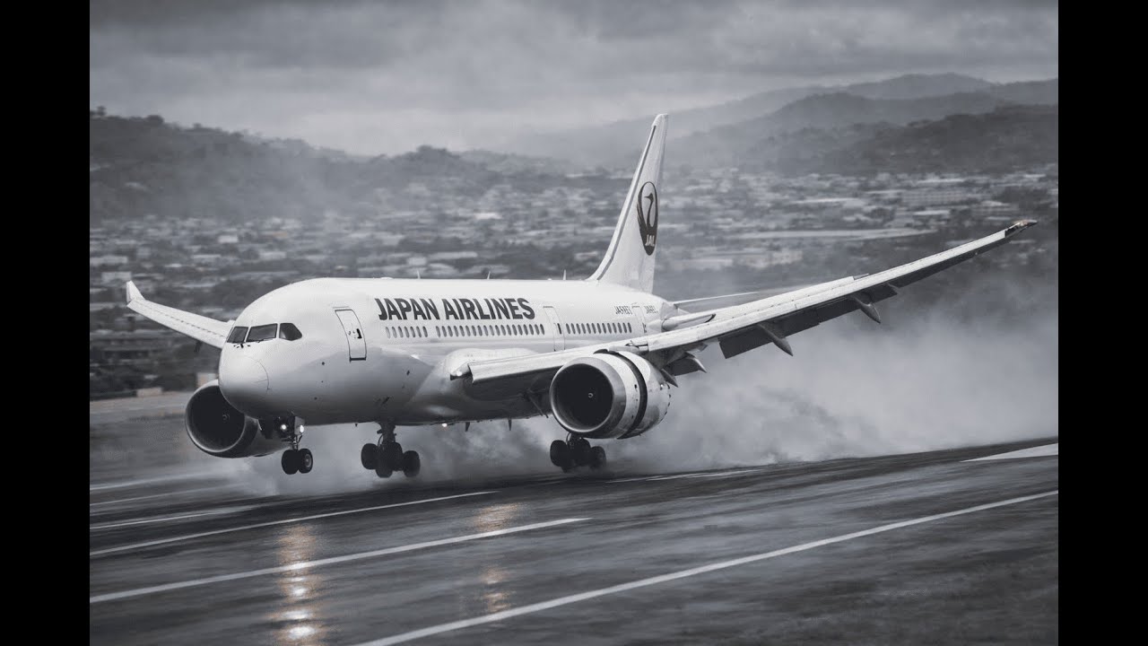 Extremely Dangerous! Japan Airlines B787 Nearly Fails to Land After Technical Malfunction -4K