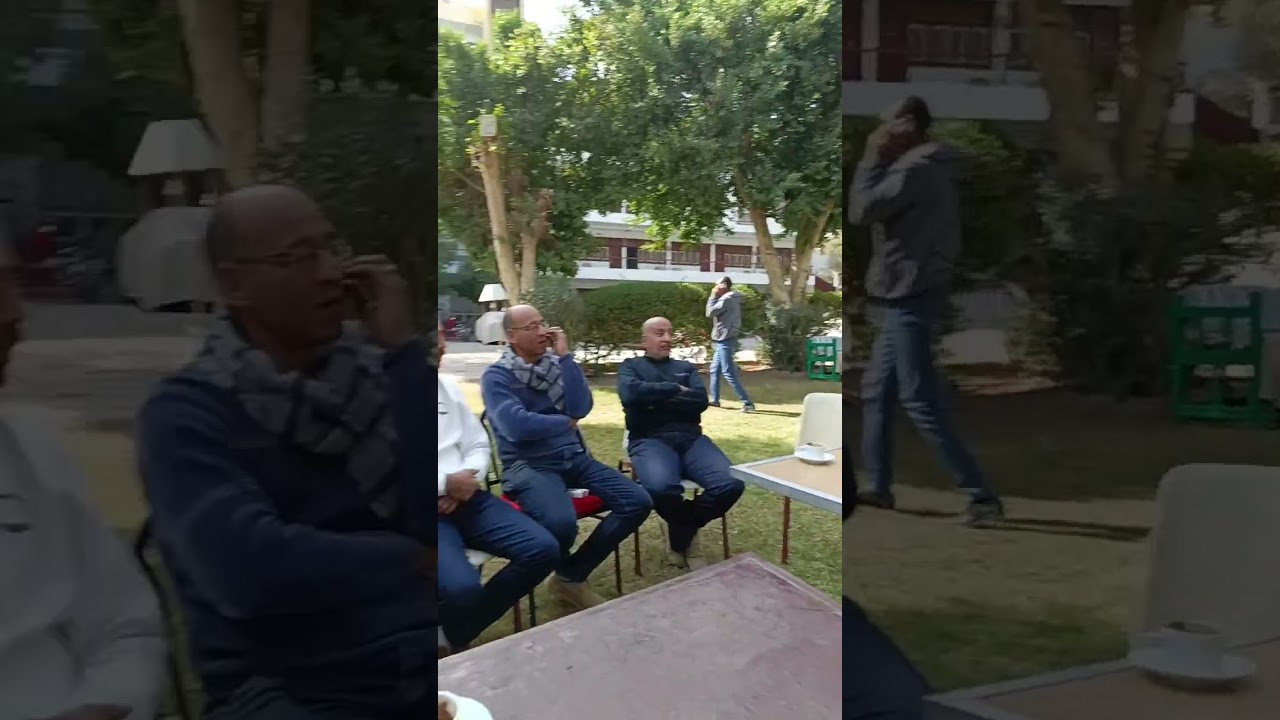 مناقشة جميلة مع د نصر وكبار النحالين عن طرق التعامل مع النحل
