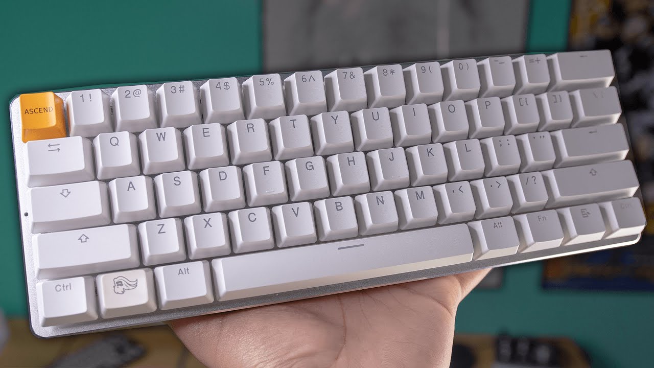 ❄ Glorious GMMK White Ice Edition Keyboard Impressions!