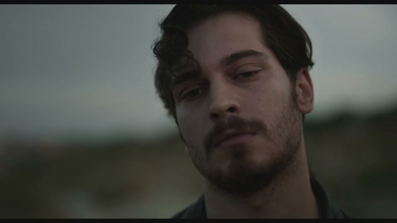 Dalga Sesi Eşliğinde Remembrance (Remembrance Accompanied by the Sound of Waves)