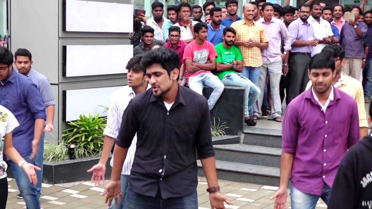 MOSC Medical College Flash Mob World Heart Day @ Grand Centre Mall Muvattupuzha by 2013 Batch