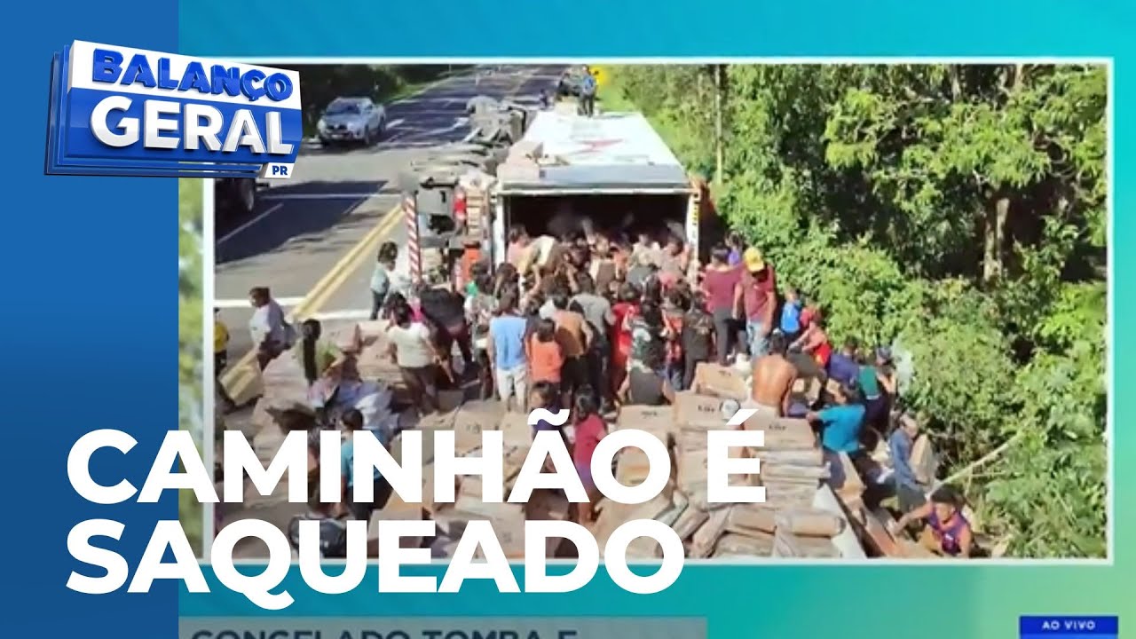 Carreta de frango congelado tomba e indígenas levam mais de 1,5 mil caixas