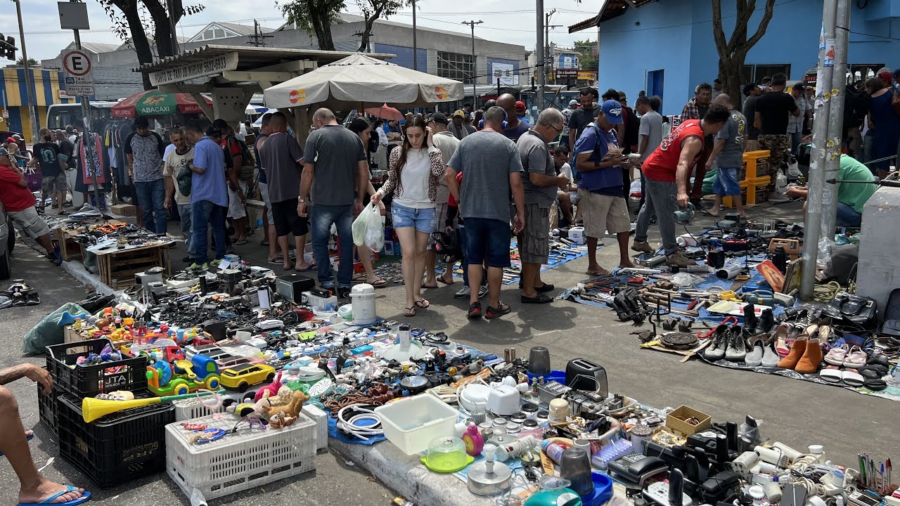 ESSA FEIRA DO ROLO É MUITO MOVIMENTADA E TEM DE TUDO