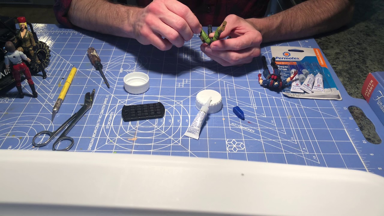 HOW TO TIGHTEN LOOSE HIP JOINTS ON ACTION FIGURES  BY BARBINCITO