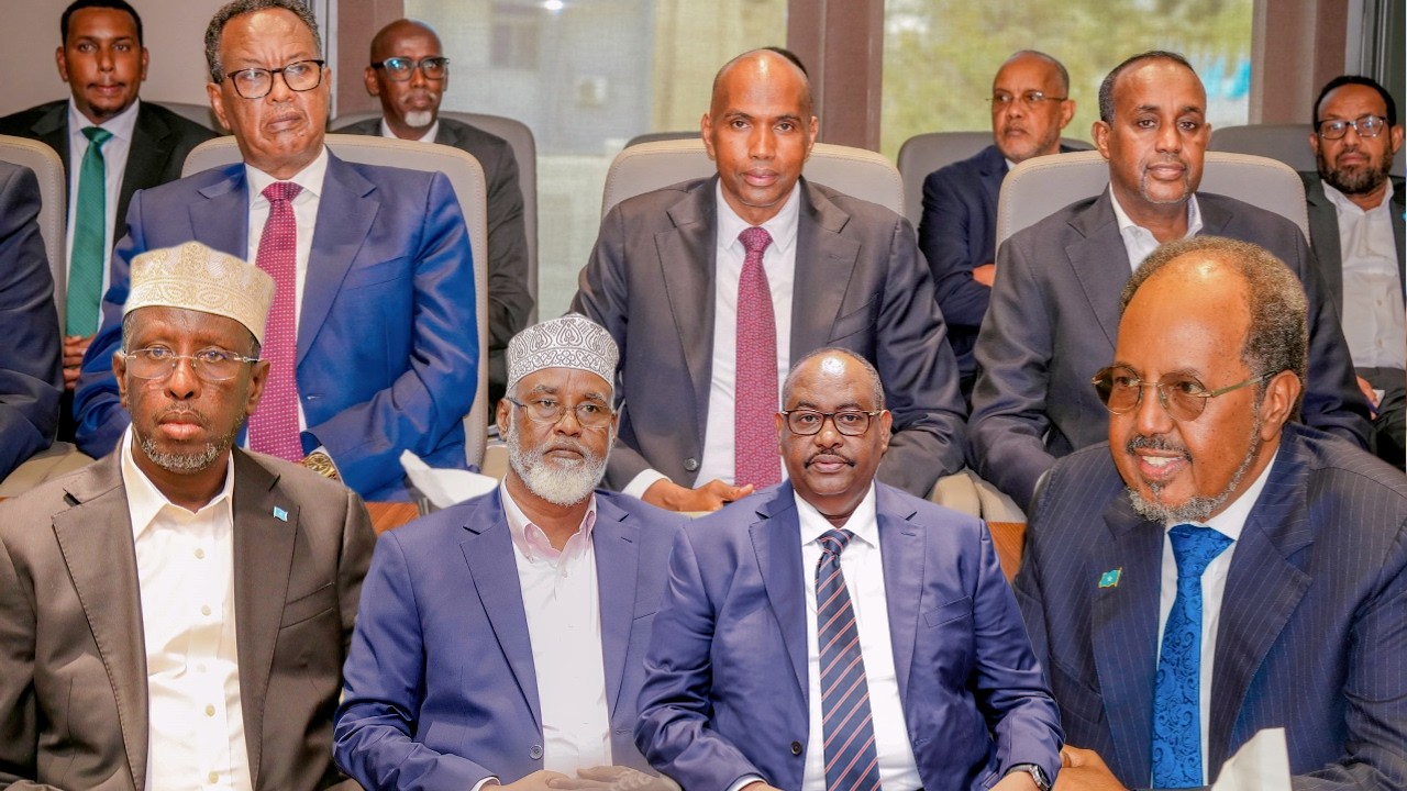 DEG DEG Mucaaradkii oo labo garab u kala jabay & MW,Xasan Sheekh oo guul weyn gaaray