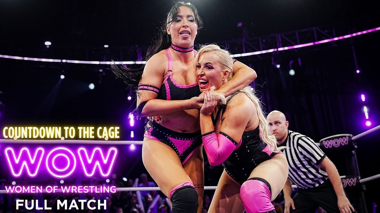 Twins vs Twin! Laurie Carlson vs Lindsey Carlson | WOW - Women Of Wrestling