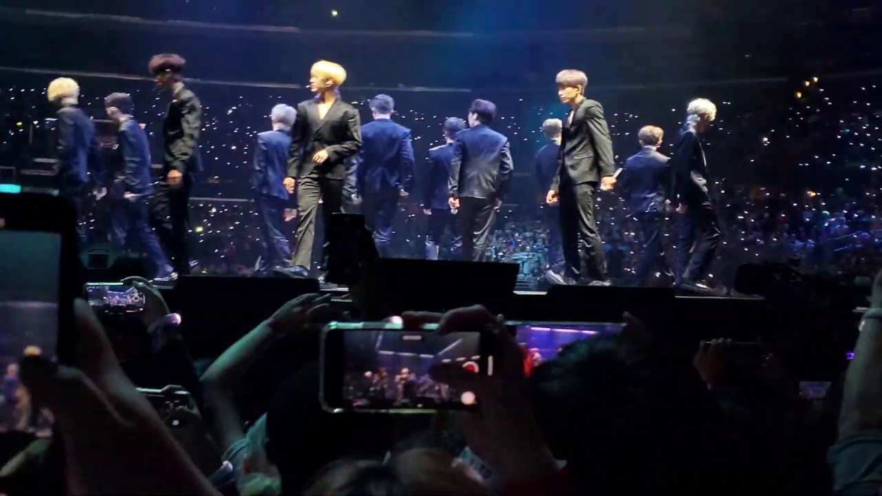 세븐틴 Seventeen - HIT (back side stage view) Kcon LA 2019 직캠 fancam