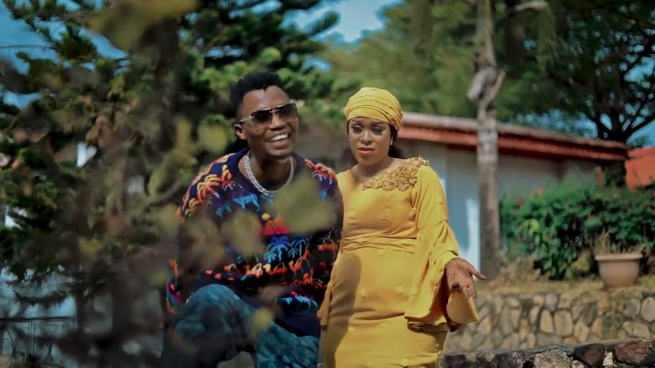 NATAKA KAYAR SO HAYATEE official video by YUSUF BASA AFAIFAYA ft MARYAM KIMONOO
