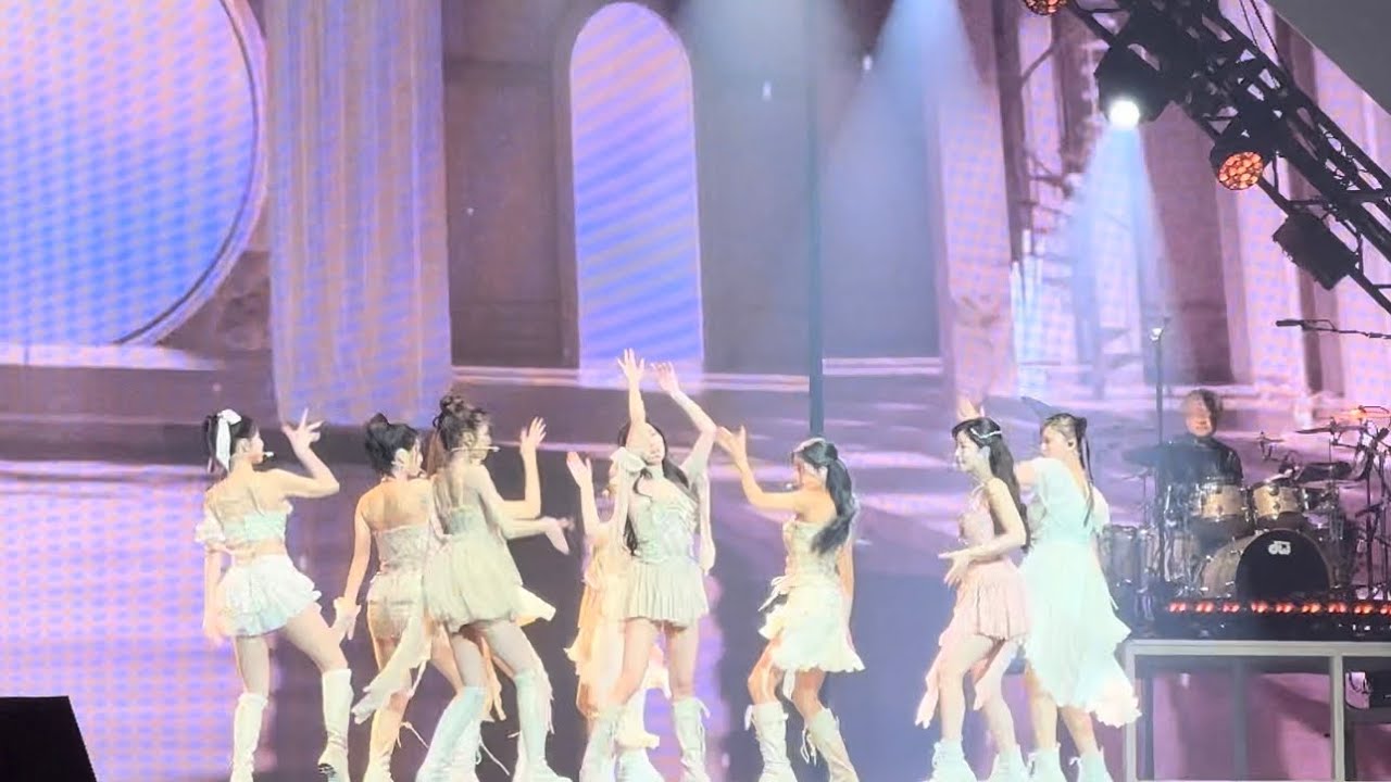230703 TWICE - “Feel Special” live @ Scotiabank Arena, Toronto, ON 4K Fancam