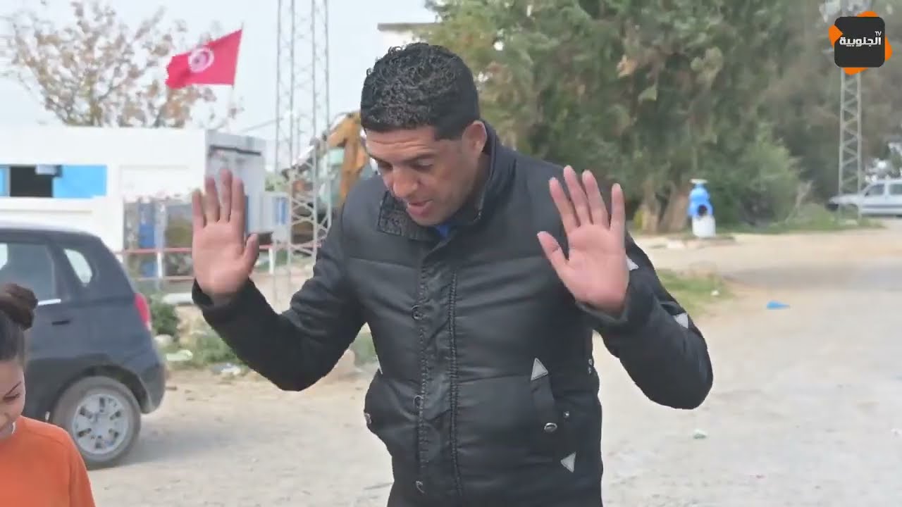 حكايات رمضان😂😂عجاج رجولي برشة أول ماعينوه في فرقة الإقتصادية بدا بالنقار وعطاه خطية 😂😂