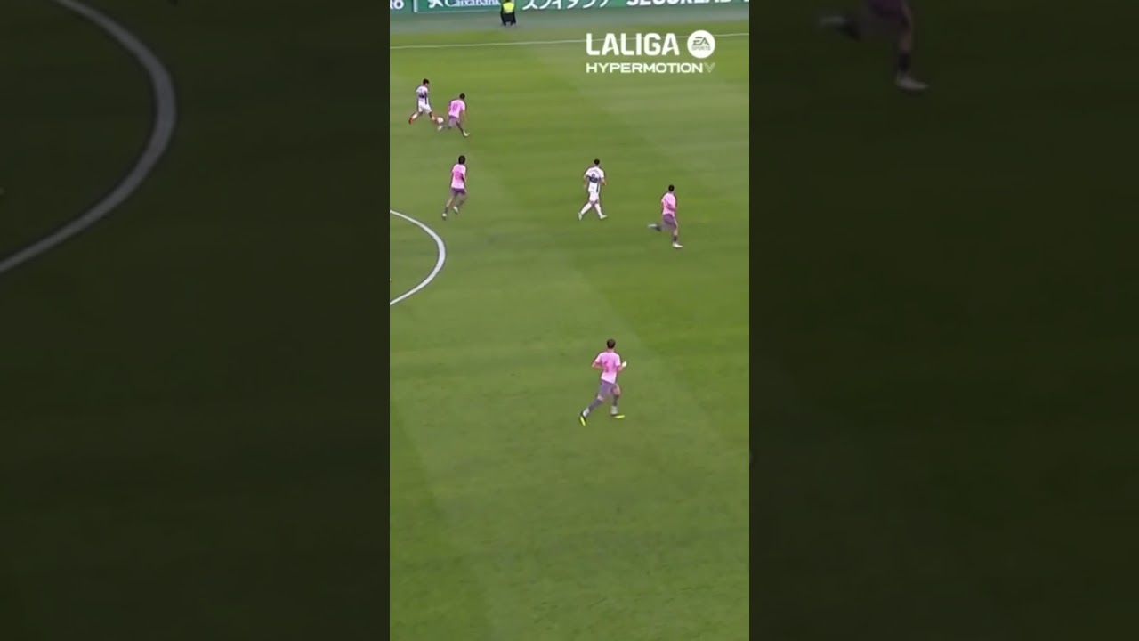 Rodrigo Mendoza despliega su magia en el Mart&iacute;nez Valero 🤩 #elchecf #laligahighlights