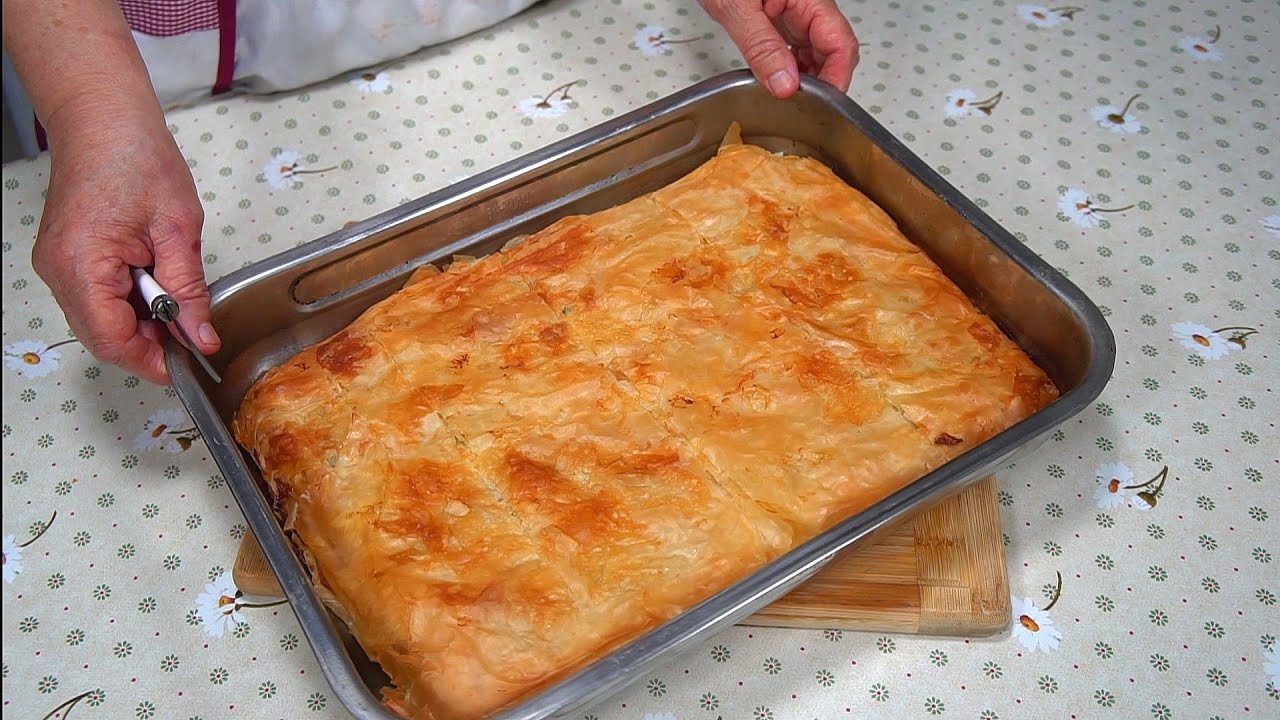 Këtë byrek me peta të gatshme me kungull të njomë nuk do e ndani, bëhet shpejt e pa shpenzime