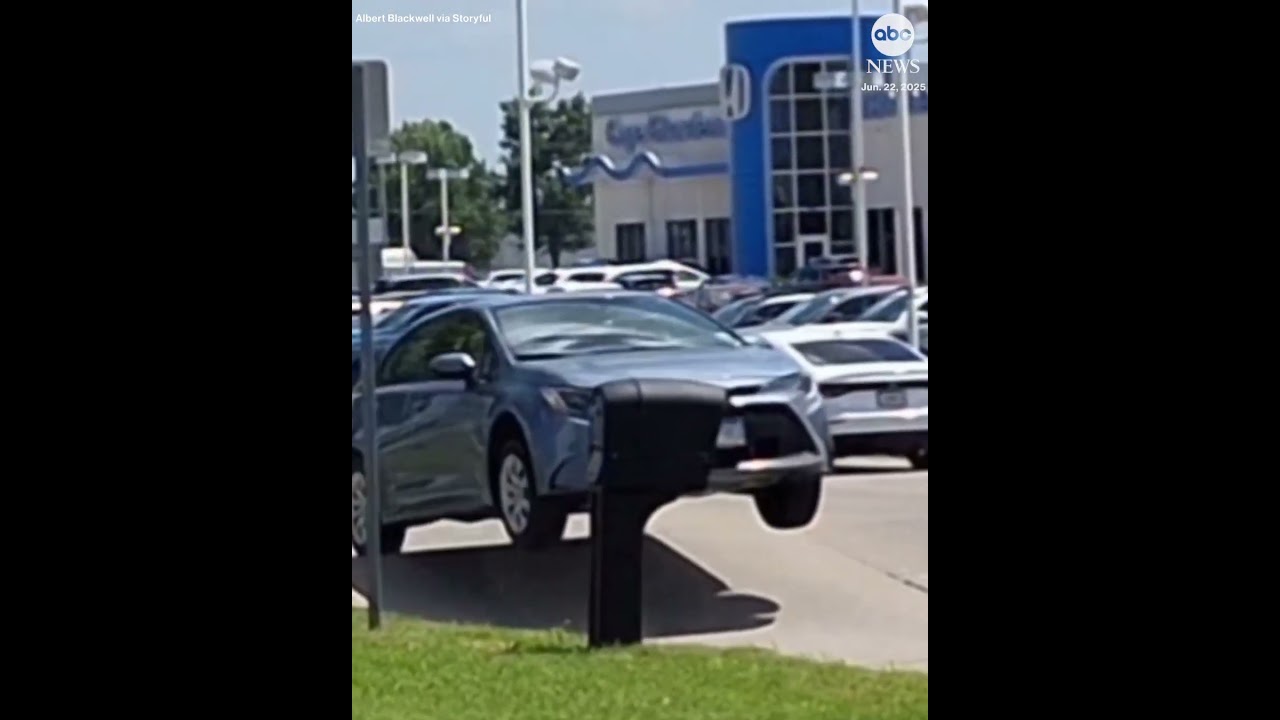 Road buckles due to heatwave, sending car flying #weather #heatwave #missouri #driving #cars