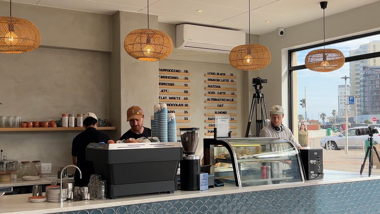 День из жизни: Длинные выходные в кафе + выпечка Bäckerai | Café Sessions, том 2