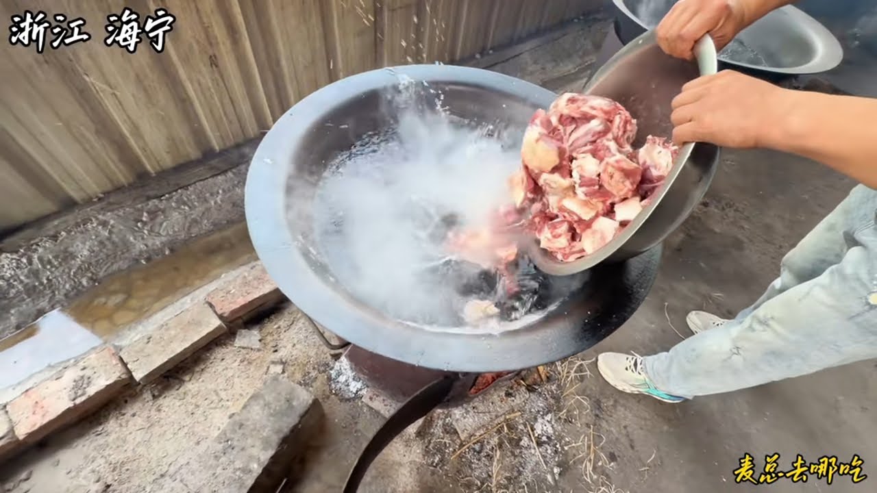 Where did Mr Mai go to eat on ​youtube
