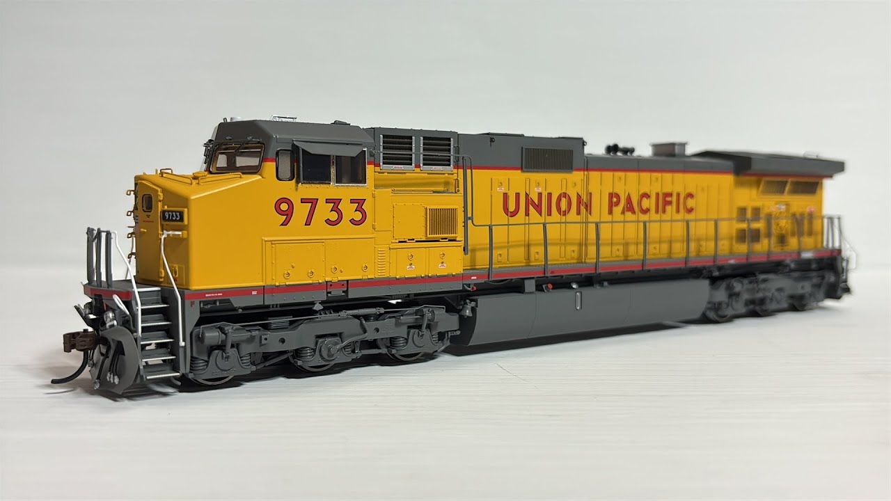 UP Dash 9-44CW (Athearn Genesis 2.0) Review