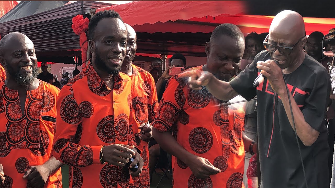 Kofi Abraham Sadly Invited Akwaboah Jnr On The Dance Floor At His Dad Akwaboah's Snr One Week