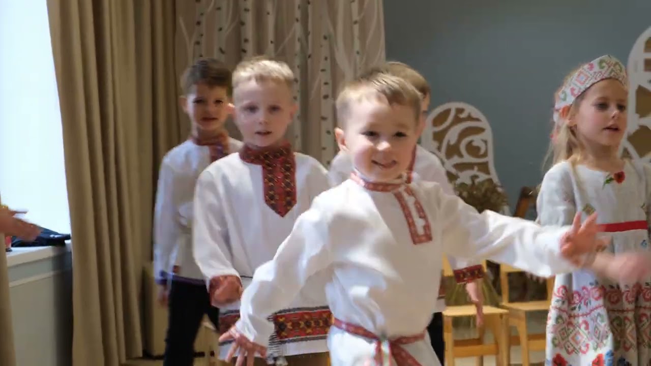 Матрешка в гостях у осени. гр Знайки