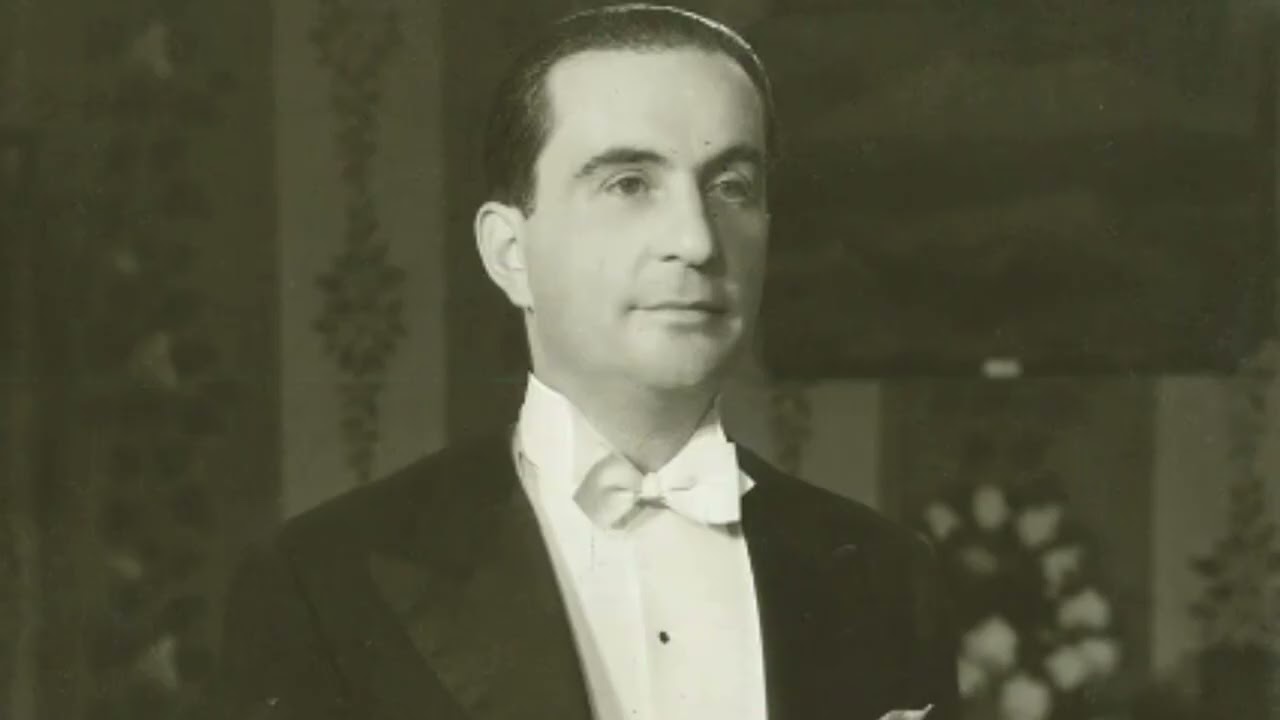 Münir Nurettin Selçuk - Ben Yürürüm Yane Yane (Gel Gör Beni Aşk Neyledi)