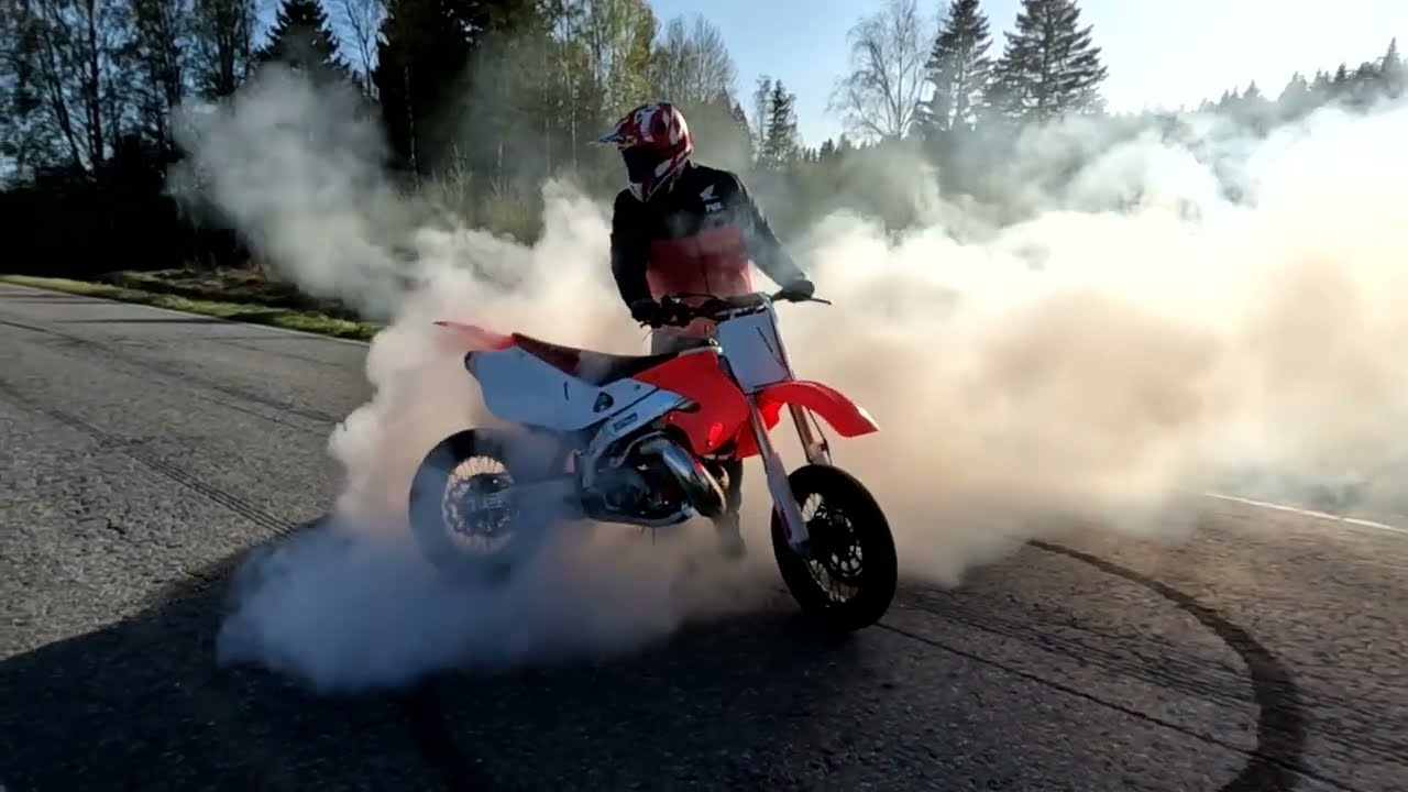 UUS PYÖRÄ TAAS?!?! // HONDA CR 500