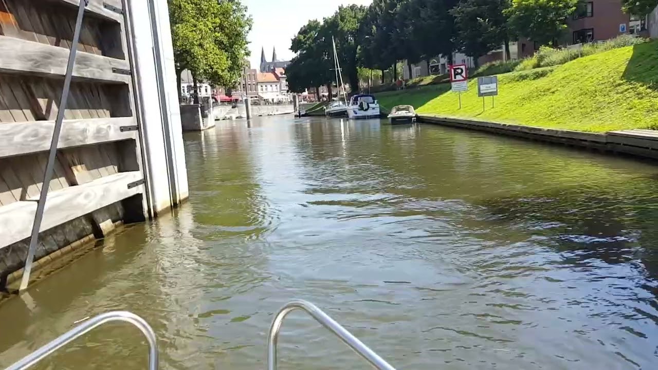 Einfahrt in den Stadthafen Roermond