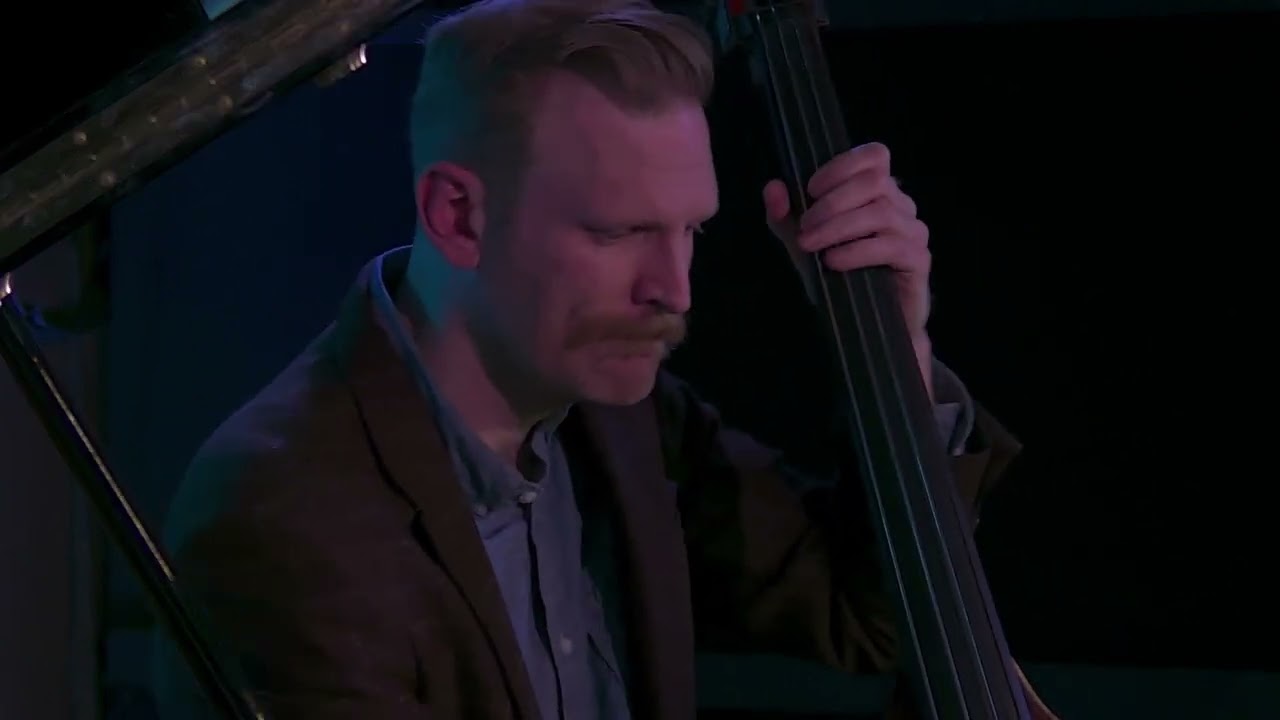 Andy Kahn & Doug Drewes - Autumn Leaves