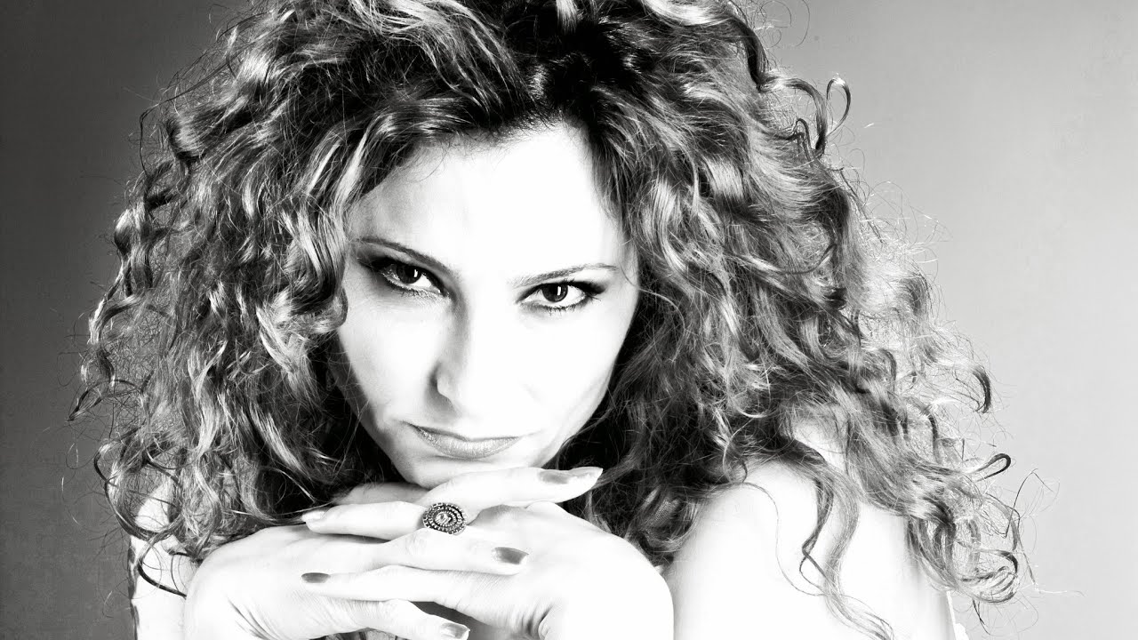 Esra Erileri  -  SİGXARİTİRİA